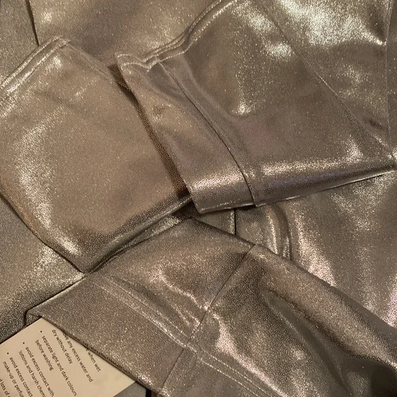 BlackMilk Holographic Silver Leggings - Picture 5 of 5